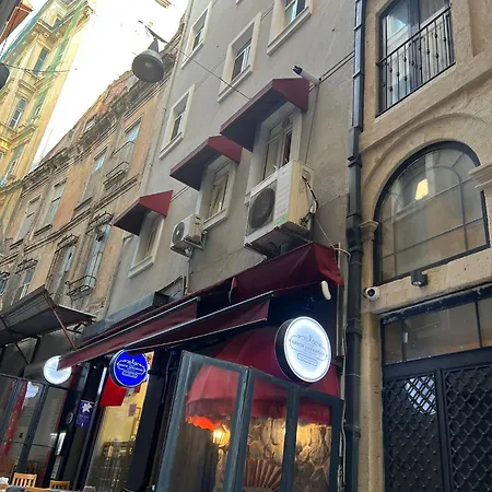 Sahin Pera Suit3 Location 2 Bedroom 3 Ac Great 公寓