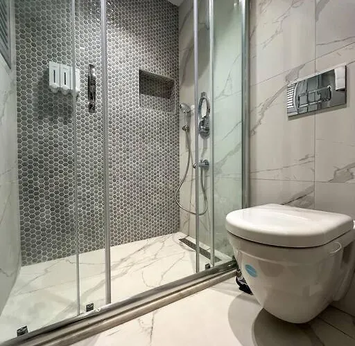 Sahin Pera Suit3 Location 2 Bedroom 3 Ac Great *